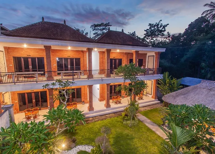 Ratna 4*